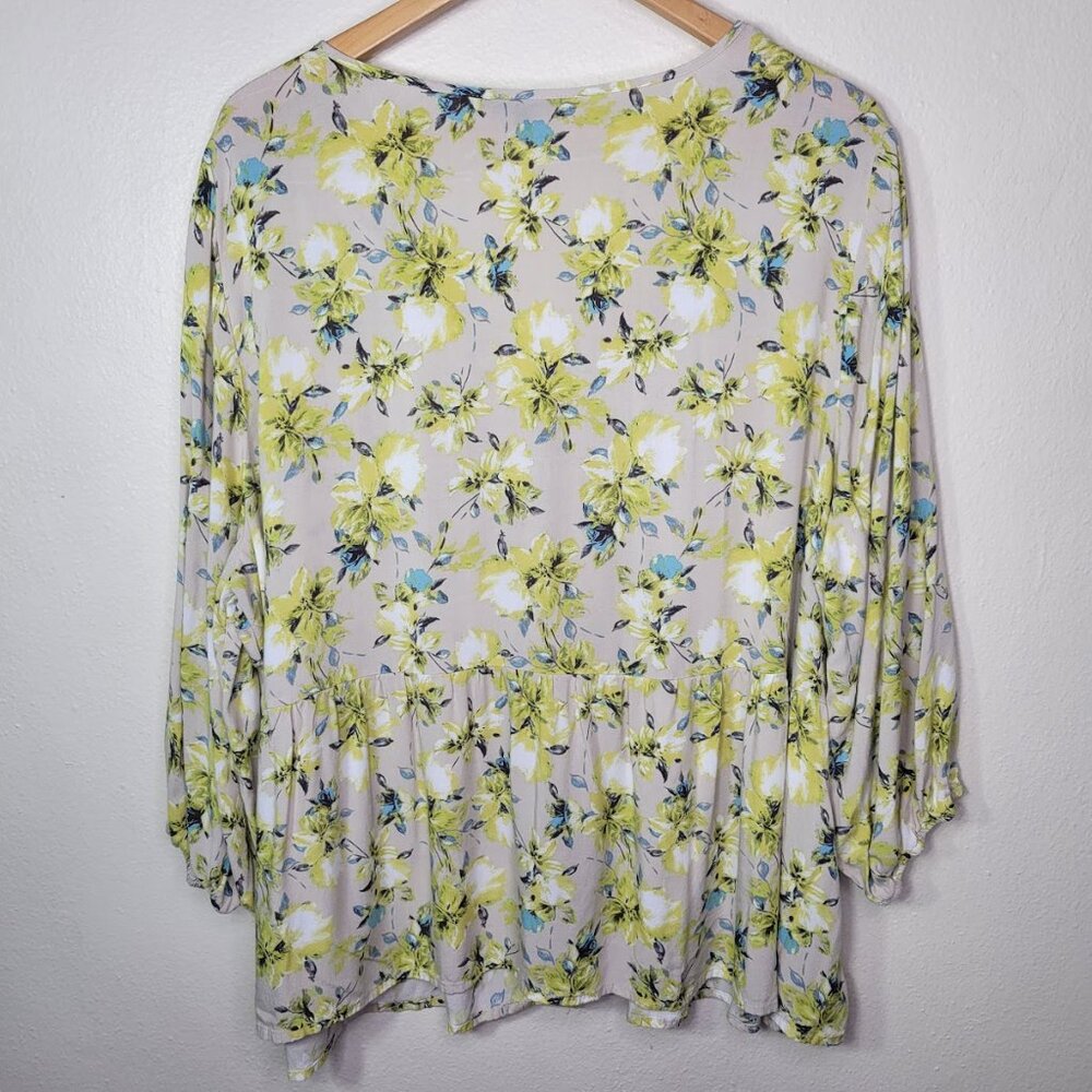 UNIQUE SPECTRUM Boho Floral V-neck Blouse Size 3X - Picture 6 of 6